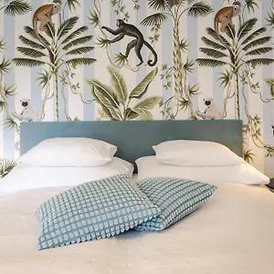  Apartment Blue Flat By Grazrentals Location & Free Parking